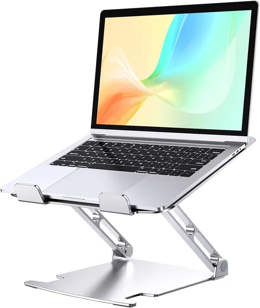 Ordinateur portable ouvert sur un support en aluminium Glangeh à plateforme ajourée et à double pivot